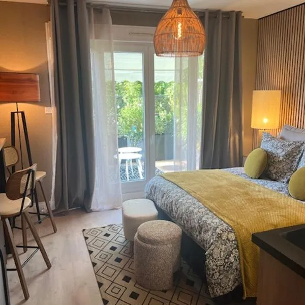 Petit Cocon des Rives Proche Stanislas, hotel v destinaci Nancy