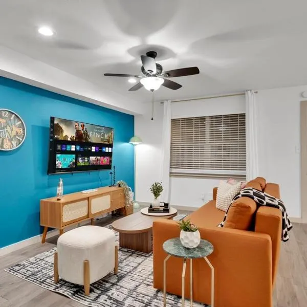 2Bed Apartment in Downtown Austin - Close to UT, ACL, 6th, Lake & More