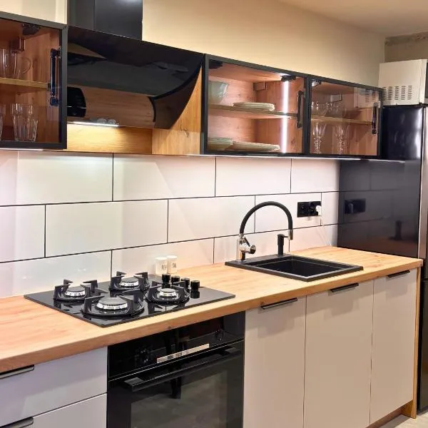 Beskidy Basement Studio, hotel em Węgierska Górka