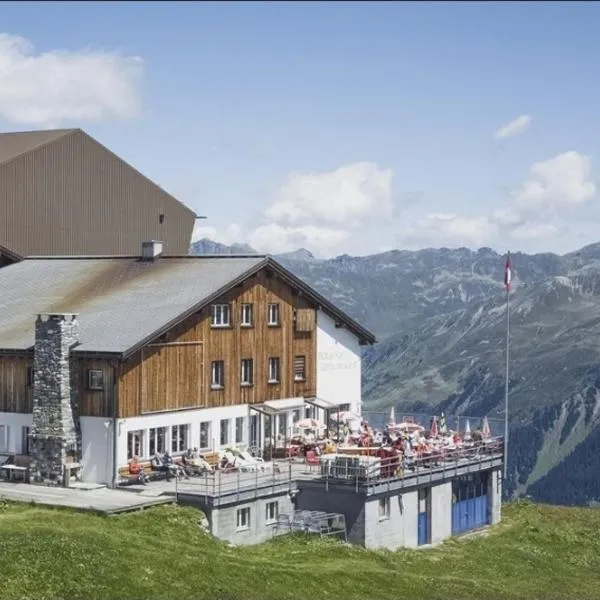 Gotschnagrat Bergrestaurant- Best Panoramic View, hotel en Klosters