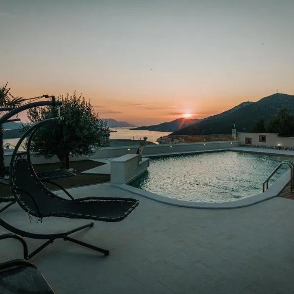 Apartment with Pool "Sunset Cove", hotel in Neum