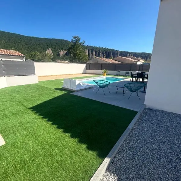 Villa avec piscine en Provence, hotel in Les Mées