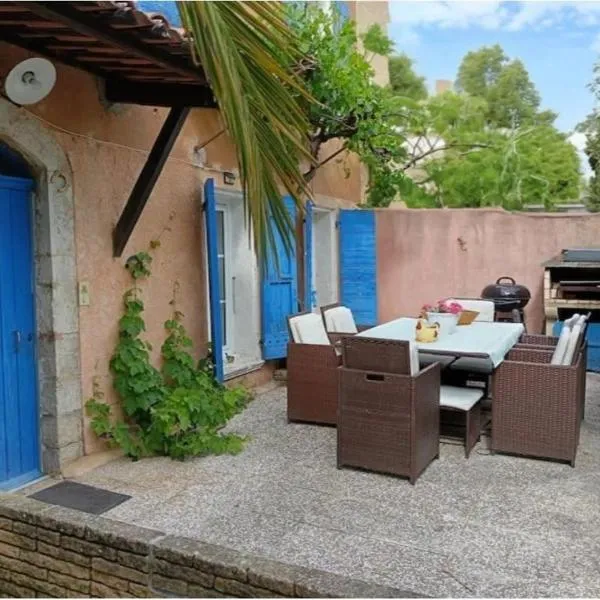Aux 2 Cèdres, hotel in LʼEscale
