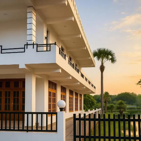 Swiss Bay Hotel & Resort-Arugambay, hótel í Pottuvil