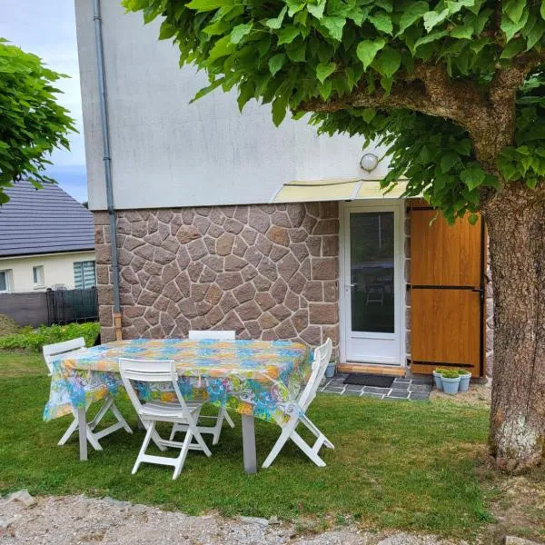 Appartement avec jardin privé, hotel em Roziers-dʼÉgletons
