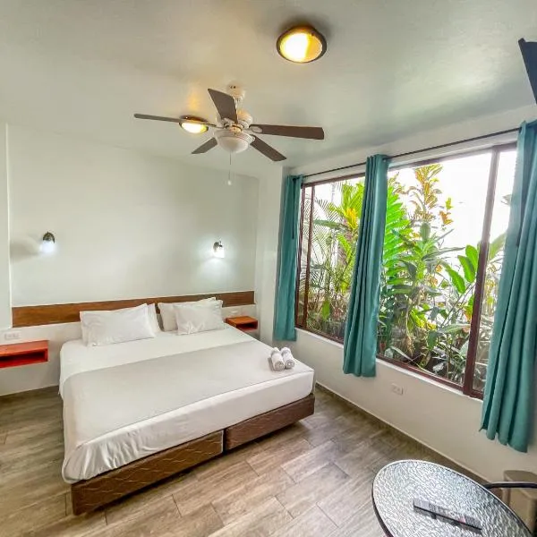 Toucan Platinum Suites Aparthotel, hotel v destinaci Mindo