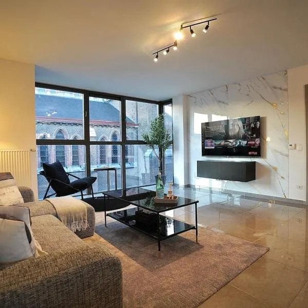 Chic Loft Facing Neo-Gothic Church, hotel in Ghent