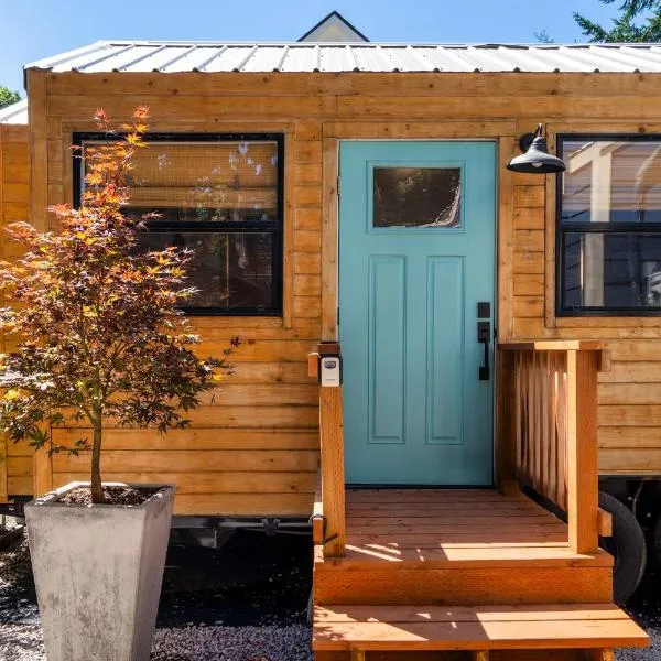 Stay Portland - Tiny Farmhouse - Walk to Local Shops & Restaurants, hotel v destinaci Portland