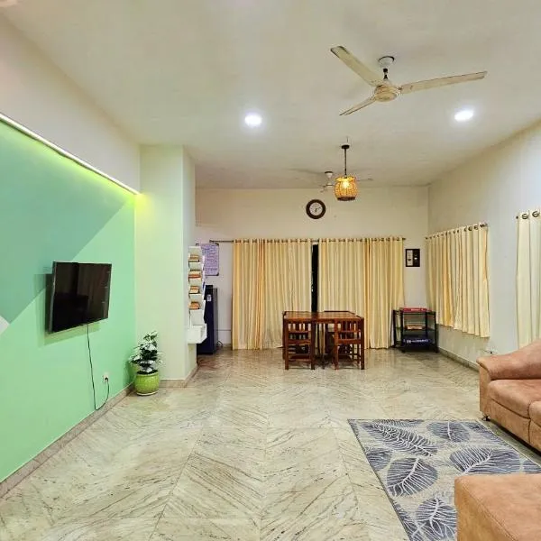 Rostel Backpackers Hostel, hotel in Pune