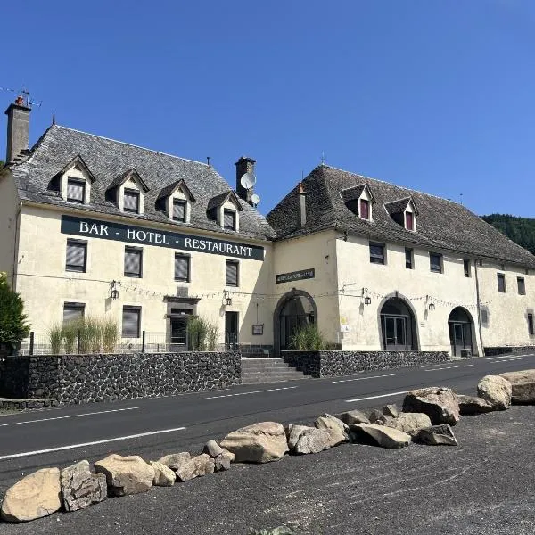 Gîte-Auberge du Pont de Lanau, hotel v destinaci Neuvéglise