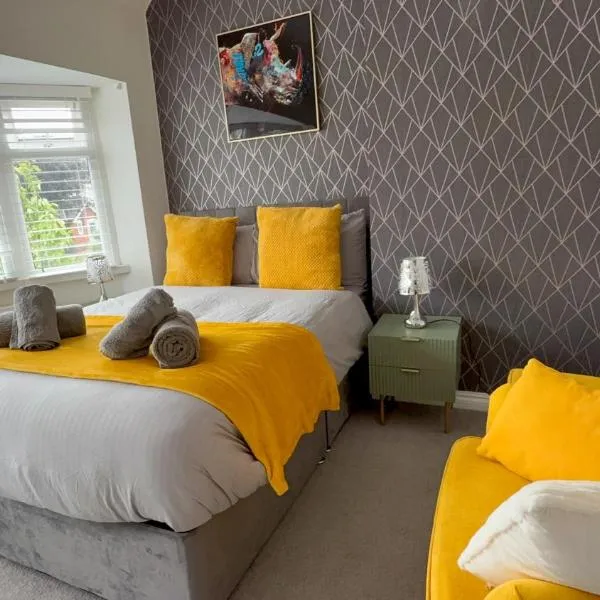 Contractor Stays, Fast WiFi, Free Parking, Work, hotel in Manchester