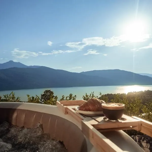 Amumi Tiny Houses, hotel in Buhalniţa