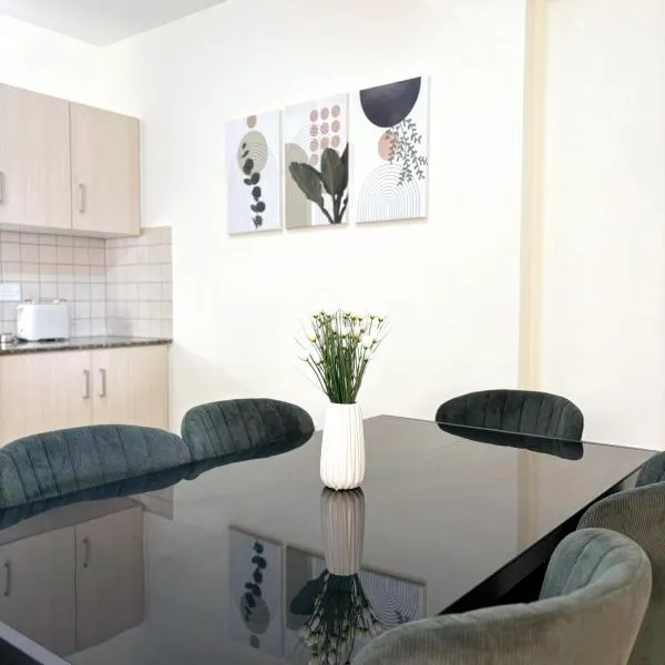 Sunrise Palette Suites, hotel in Larnaka