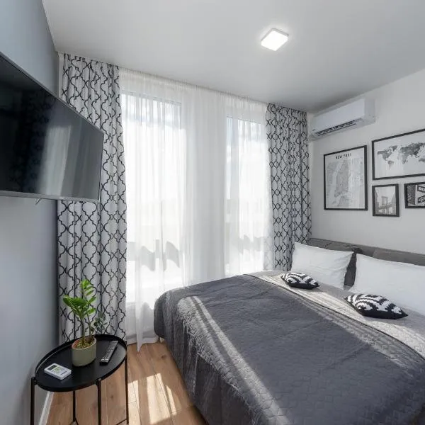 Апартаменти MYFREEDOM поруч метро Нивки, hotel in Kyiv