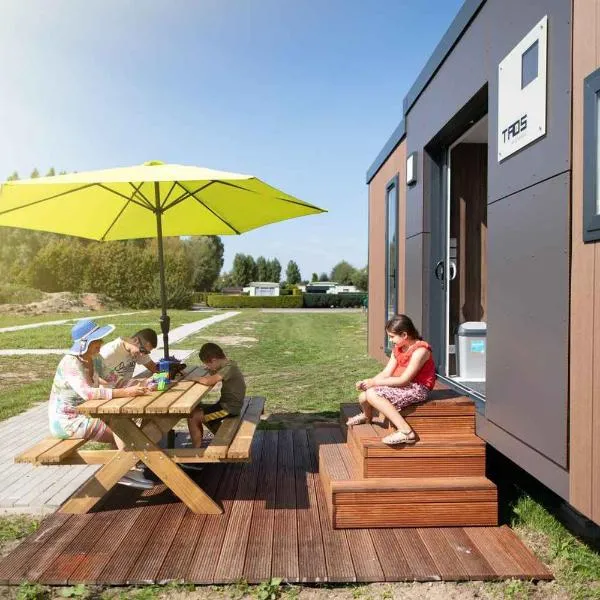 Vakantiepark Klein Strand - Luxe Chalet 6p, hotel v destinaci Jabbeke