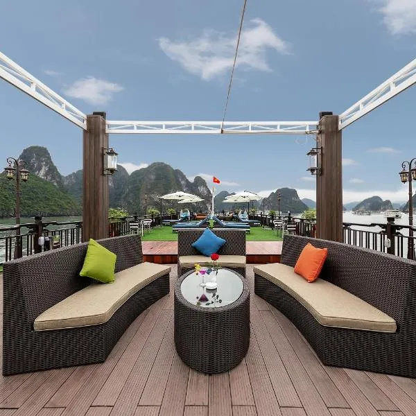 Midori Preminum Cruise in Ha Long Bay, khách sạn ở Hạ Long