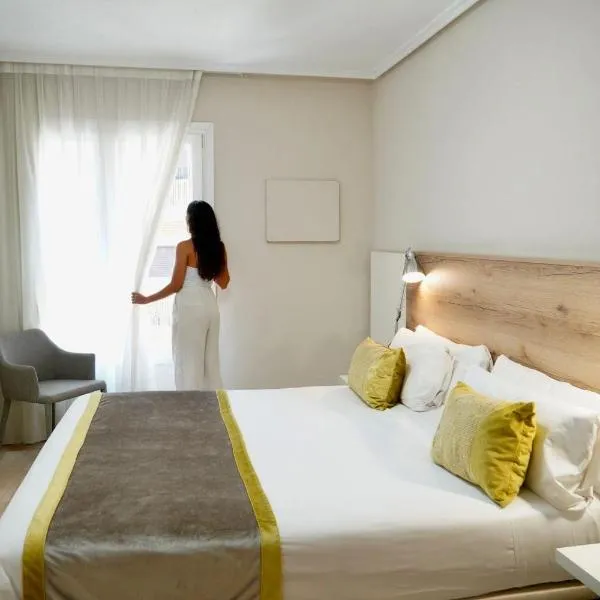 Aparthotel Los Girasoles: Zaragoza şehrinde bir otel