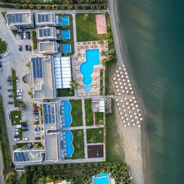 Sea Coast Resort Halkidiki, hotel en Yerakiní