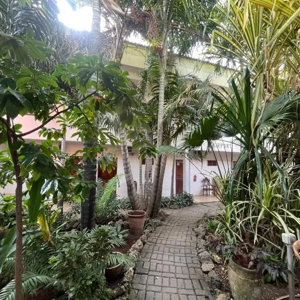 27 Cafe Zanzibar Airport Hotel, hotel v destinaci Zanzibar City