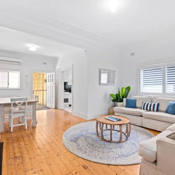 Bondi Family Escape with parking,moments to beach!, hotel em Sidney