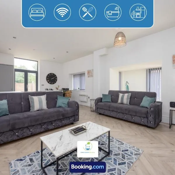 2 Bedroom Apartment By Green Haven Escapes Short Lets & Serviced Accommodation In Leeds with Free WiFi & Parking, hotel en Farnley
