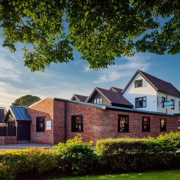 The White Hart Inn, hotel in West Mersea