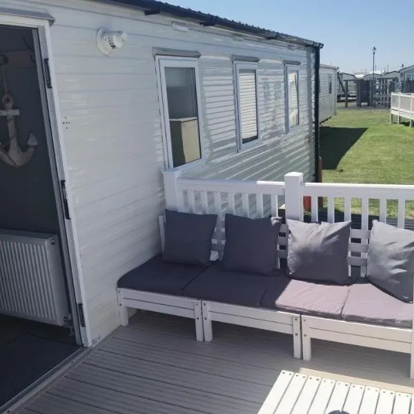 Big Boss Caravan-Camber Sands,Sleep 8, Free Wi-Fi, Netflix, Parking, hotel u gradu Camber