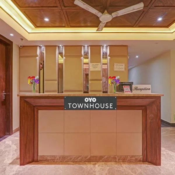 Townhouse Hotel Spotlight, hotel in Nawābganj