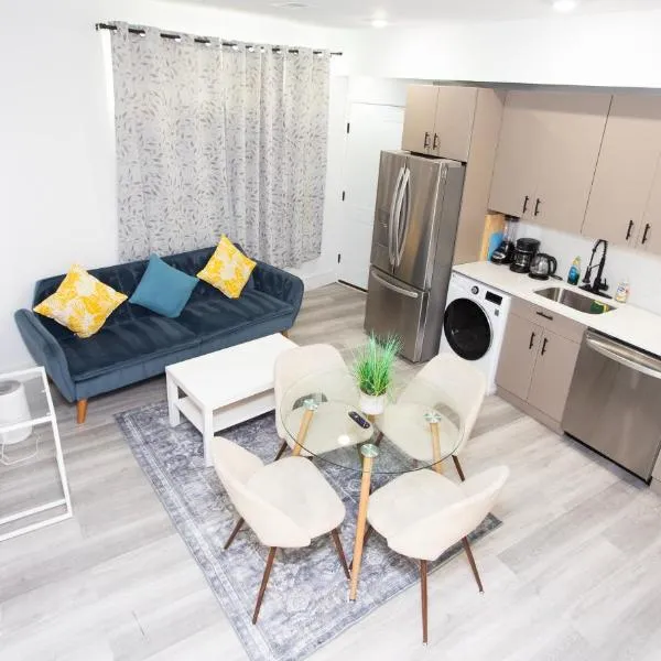Lux Capitol Hill Vacation Home, In-House Services, khách sạn ở Washington
