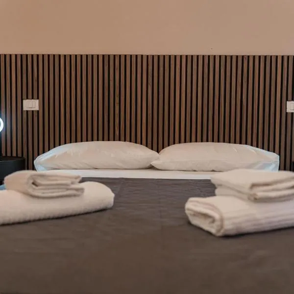 Comodo Room, hotel in Isola Sacra