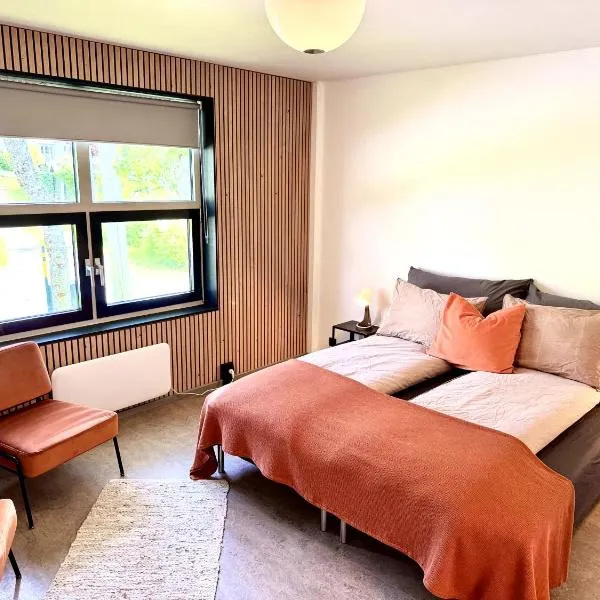 Våg Helgeland - Solbakken Gjestehus, hotel v destinaci Alstahaug