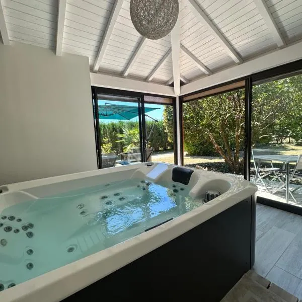 Villa KIKO, Gîte Spa & Sauna privatifs -5 min- Sarlat, hotel in Vitrac