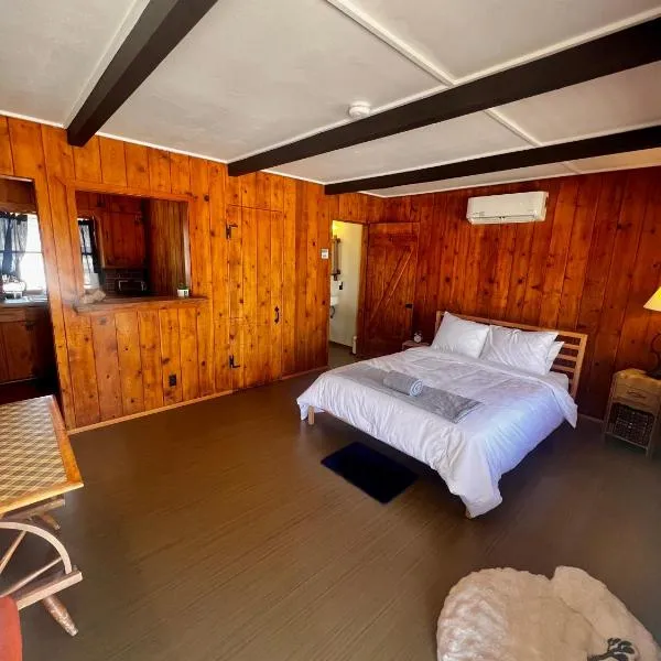 Joshua Tree Ranch House Motel - Downtown - Room #4، فندق في جوشوا تري