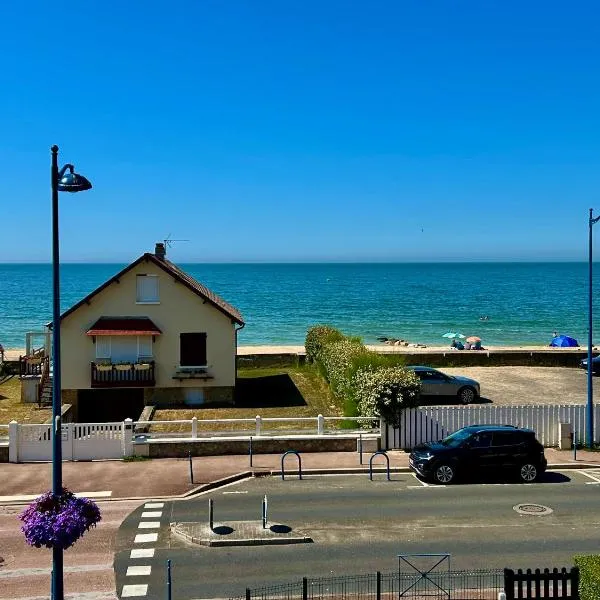 Superbe appartement face mer à 30m de la plage, hotel in Villers-sur-Mer