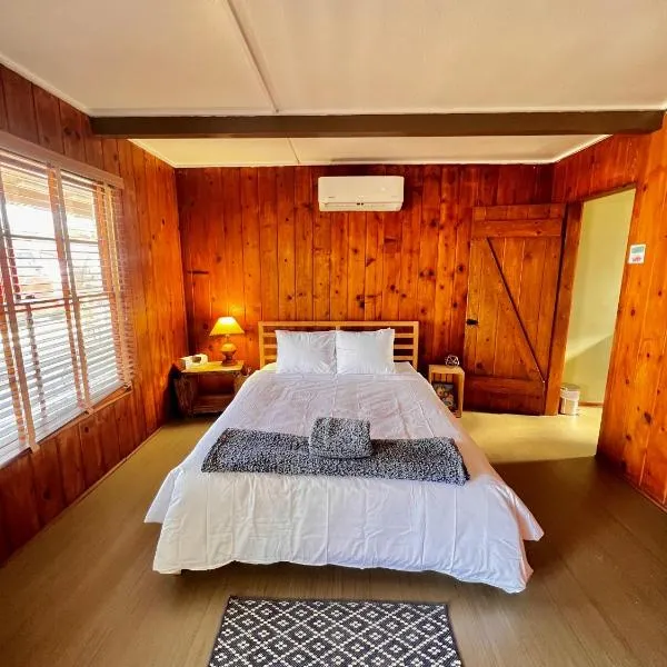 Joshua Tree Ranch House Motel - Downtown - Room #5، فندق في جوشوا تري