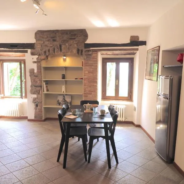 Residenza La Rocca 1227 - Borgo Castello di Serravalle, hotel in Castello di Serravalle