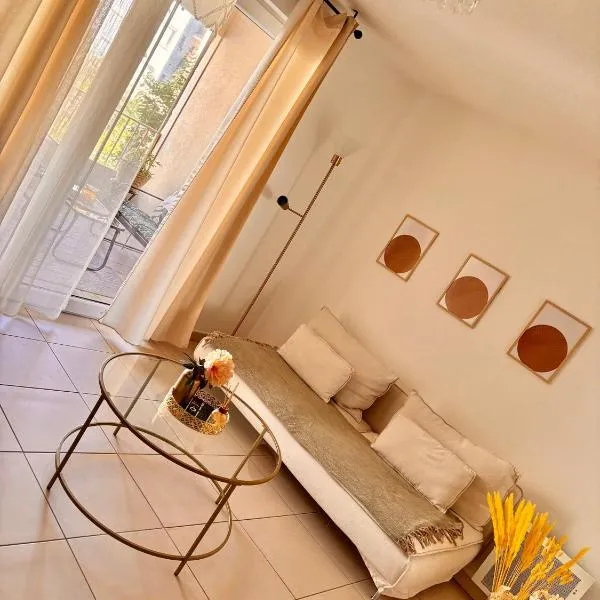 Cosy T2 neuf avec balcon Proche centre & plage, hotel in Montpellier
