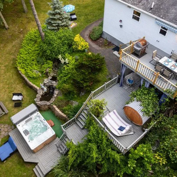 Hideaway Hot Tub Sunna Lake Kayaks Pool, hotel em Bushkill