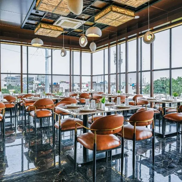 Hotel Grand Girdhar Premier, отель в городе Индаур