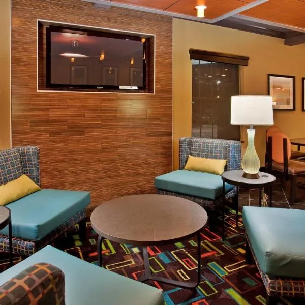 Holiday Inn Express Hotel & Suites North Kansas City by IHG, Hotel in Kansas City