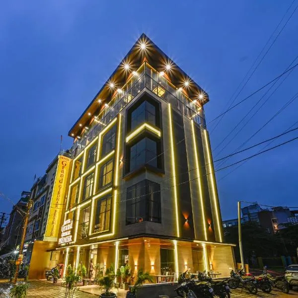 Hotel Grand Girdhar Premier, hotel di Indore