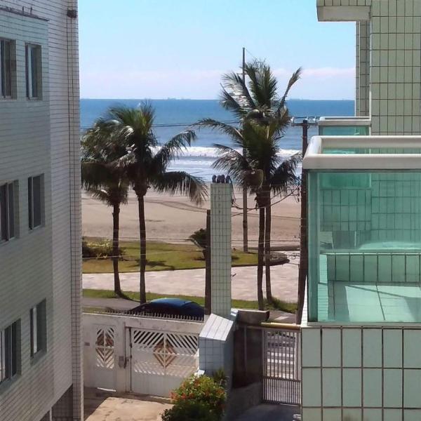 Apto na avenida da praia no Caiçara