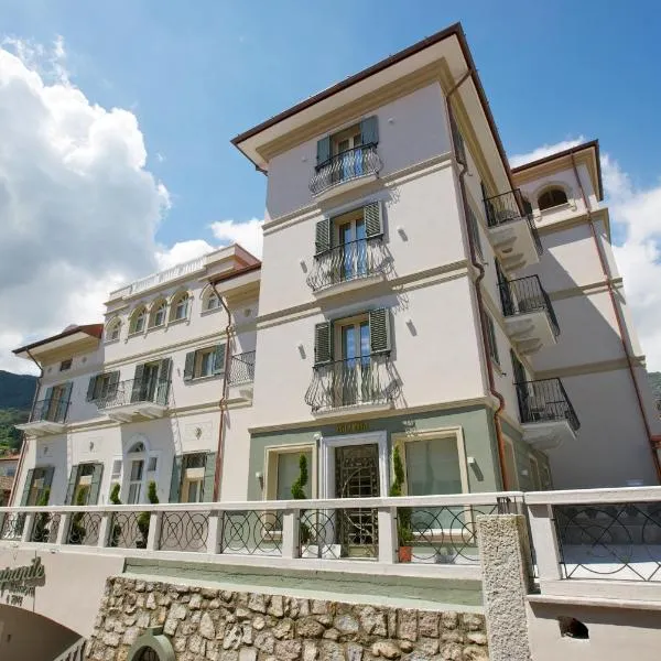 Hotel Al Campanile - Luxury Suites & Apartments, hotel v destinácii Baveno