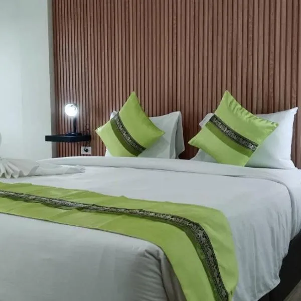 28 Boutique Hotel - Newly Renovated, hotel in Patong Beach