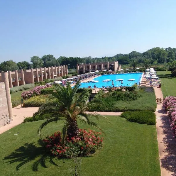 Cosmopolitan Golf & Beach Resort, hotel v destinaci Tirrenia