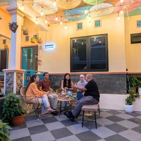 Casa de Vie Homestay, hotel v destinaci Malang