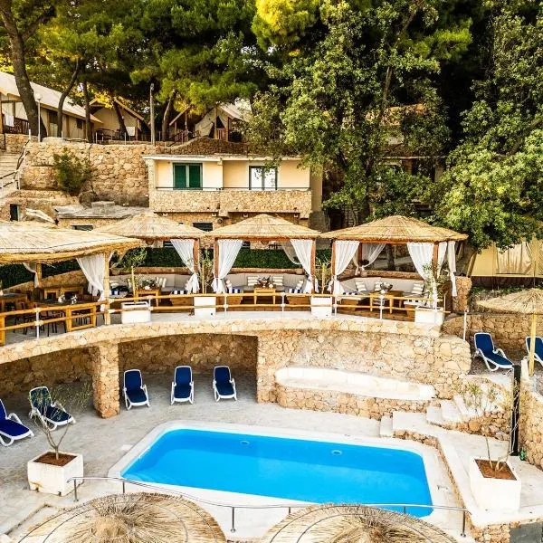 Adriatic Beach Glamping, hotel v destinaci Orebić