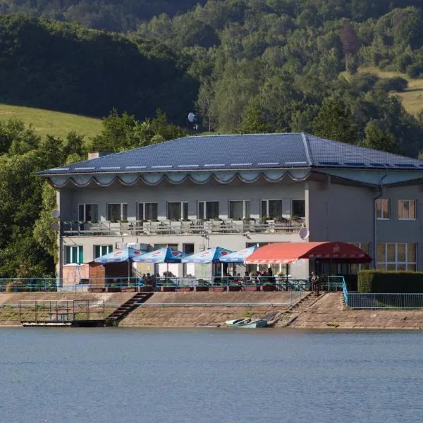 Penzion Flipper, Hotel in Revúca