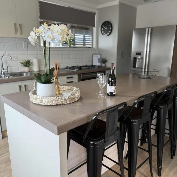 Relax at Jollie-Cozy 3-Bedroom Home, Central Twizel, khách sạn ở Twizel