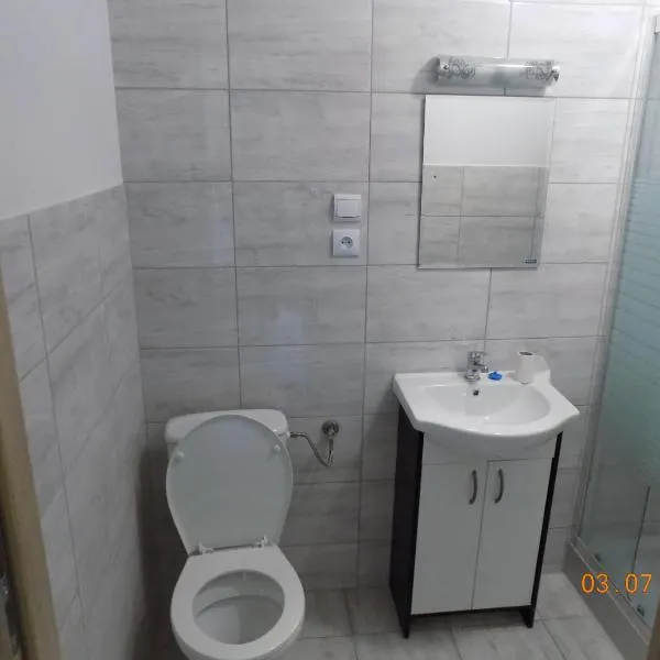 DOMEK W DZIWNÓWKU przy KOŚCIELE, khách sạn ở Dziwnówek